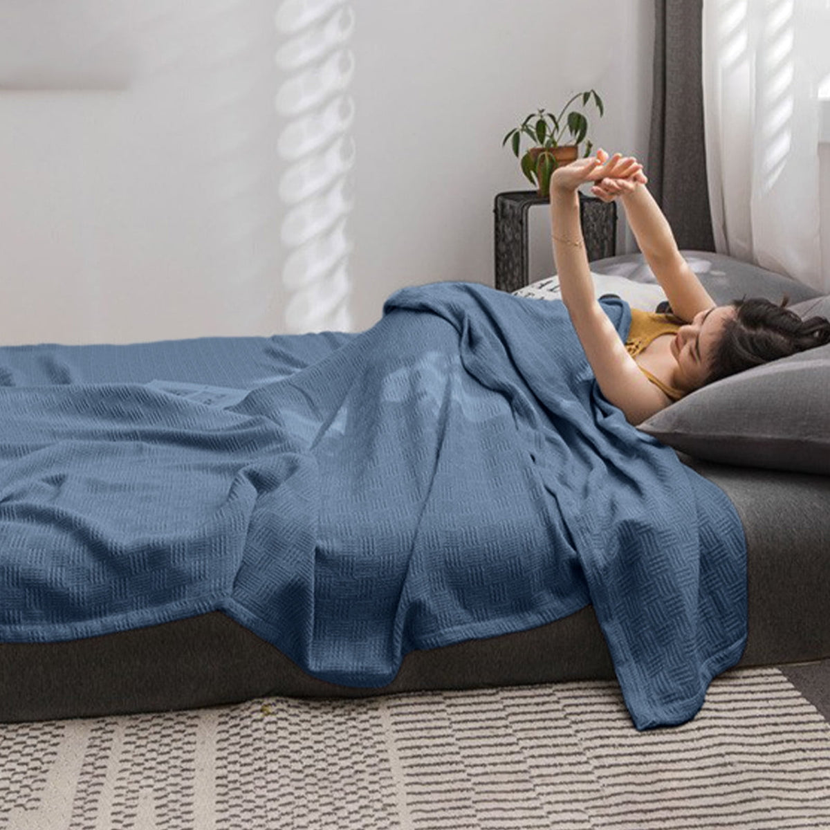 59x39" 100% Cottons Blanket, Soft and Breathable Bed Blanket, Multi-functional Bed Blanket for All Season, Machines Washable Bed Couch for Home Living Room Bedroom Office Travel Blue