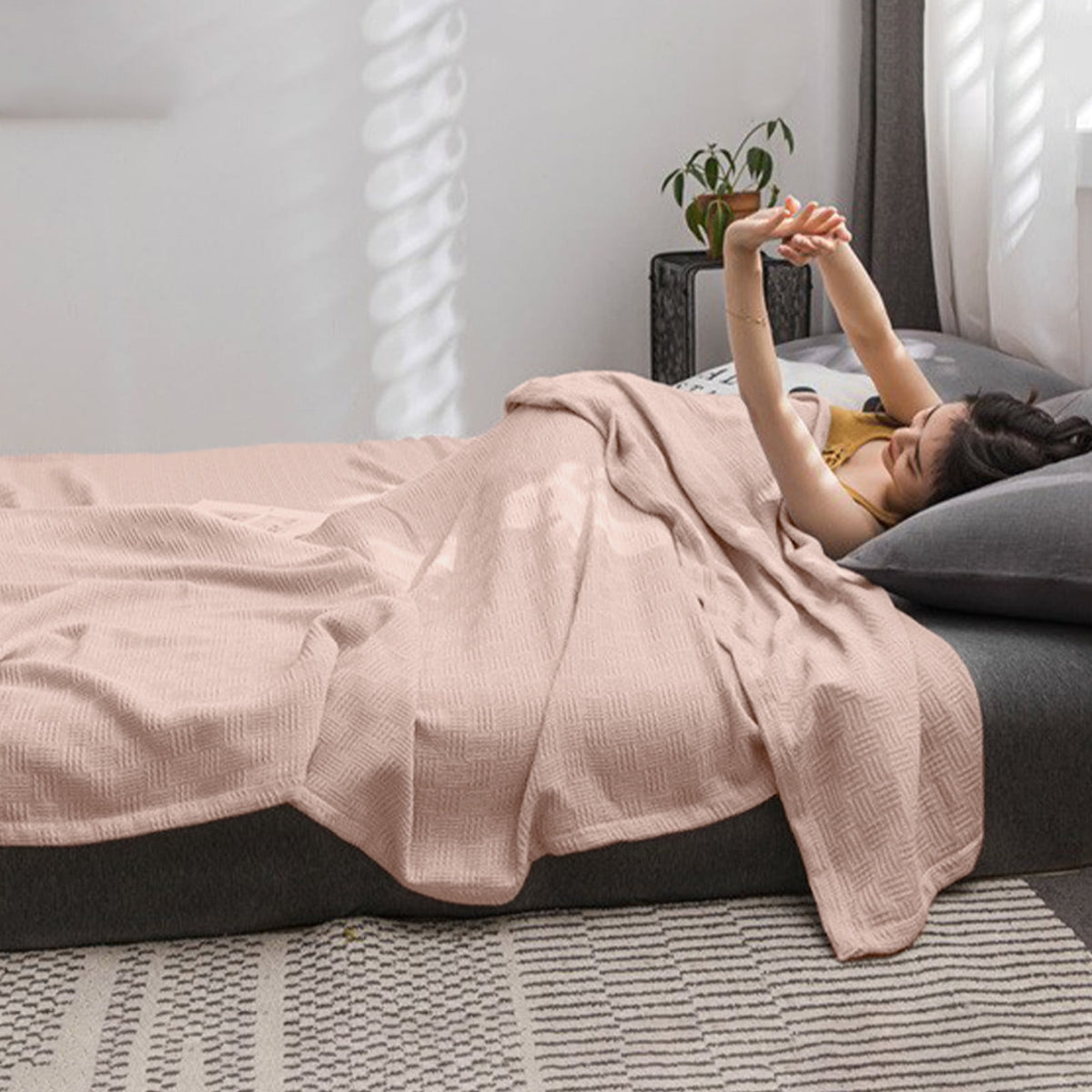 59x39" 100% Cottons Blanket, Soft and Breathable Bed Blanket, Multi-functional Bed Blanket for All Season, Machines Washable Bed Couch for Home Living Room Bedroom Office Travel Pink