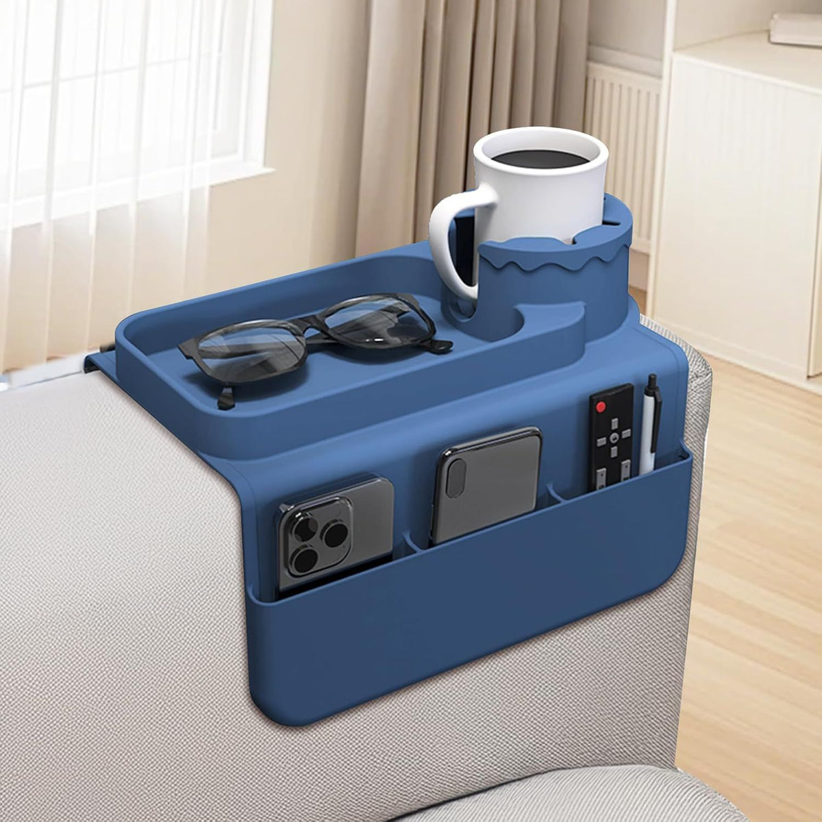 Silicone Couch Cup Holder, Anti-Spill Anti-Slip Sofa Armrest Tray BPA-Free, Dirt-Resistant Silicone Couch Arm Tray for Remote, Snacks, Cellphone and iPad, Gift for Family, Friend